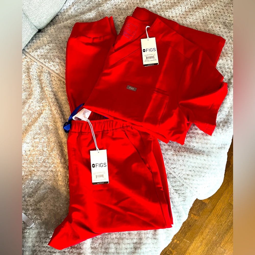 Figs scrub set; Red; men’s medium